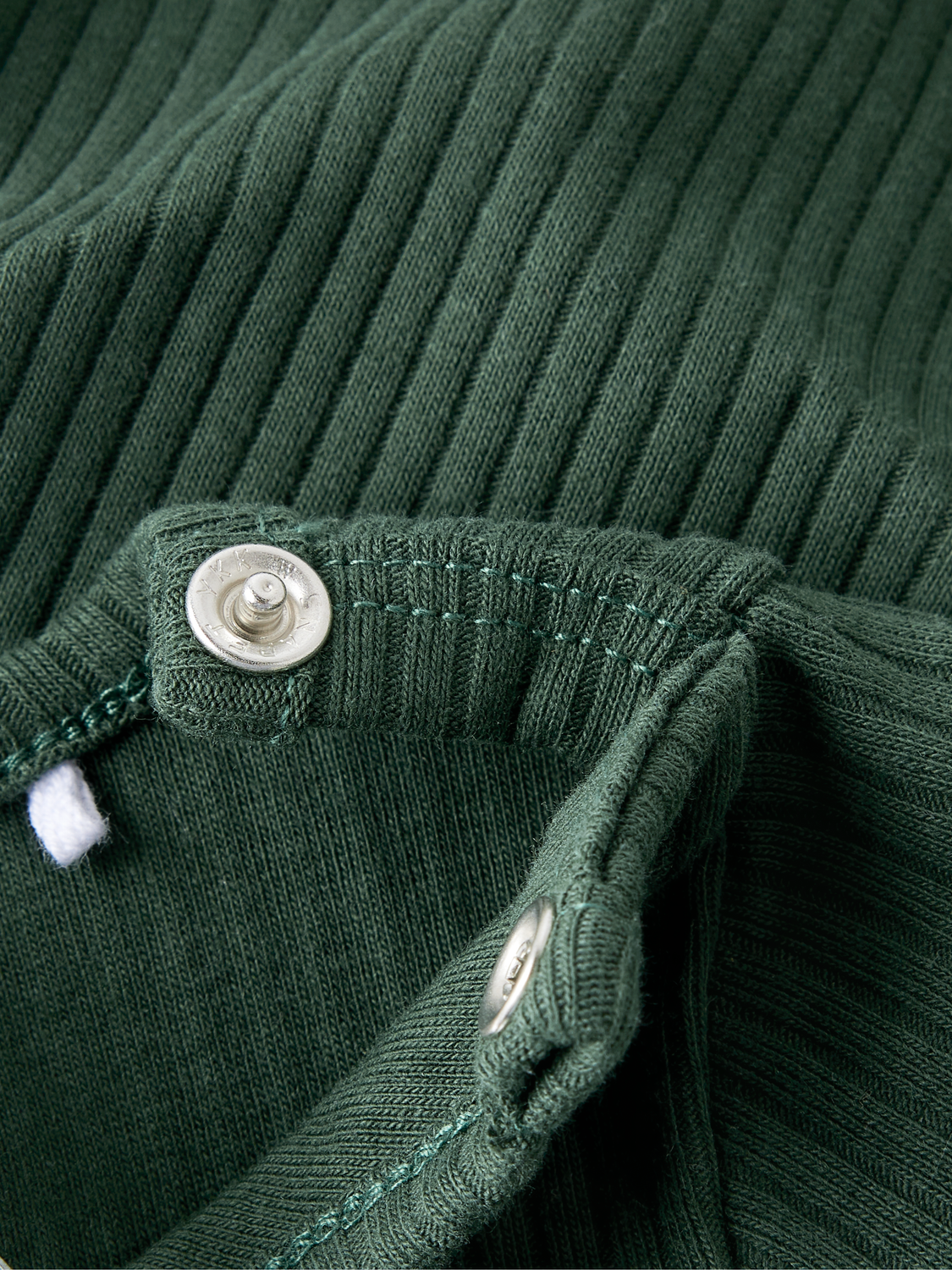 model_shot-front_full